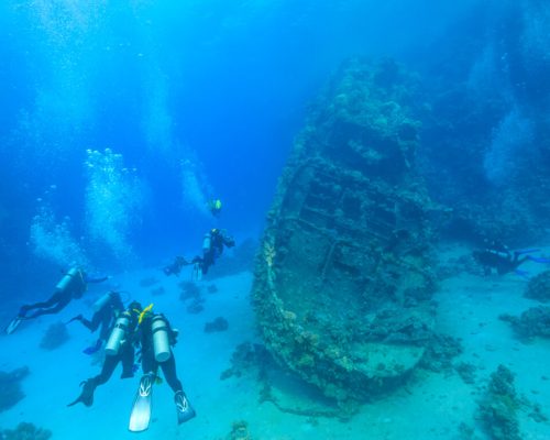 Wreck diving in Puerto Morelos